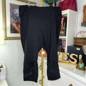 Torrid capri active leggings black mesh 4